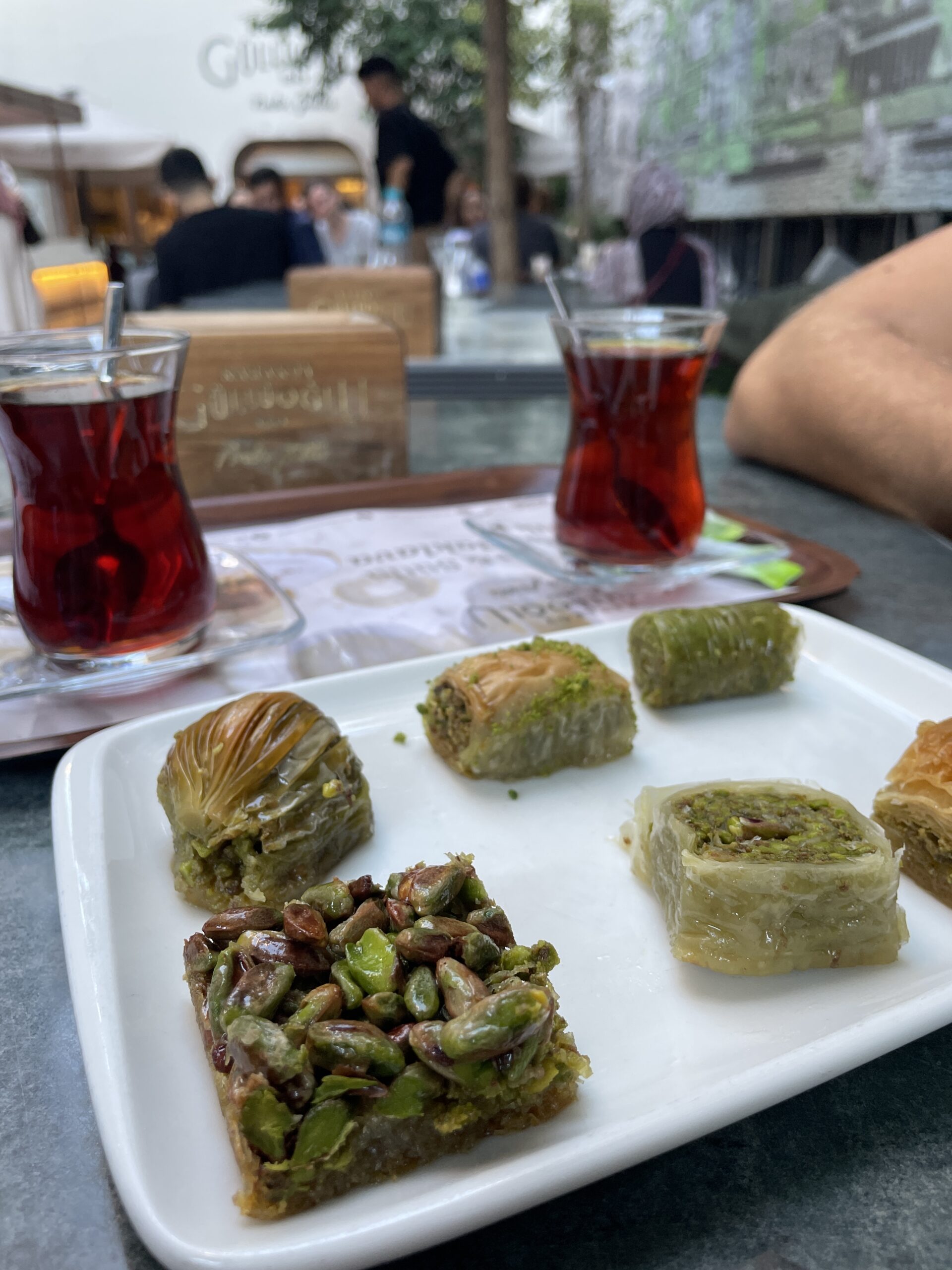 Des patisseries à Nadir Güllü